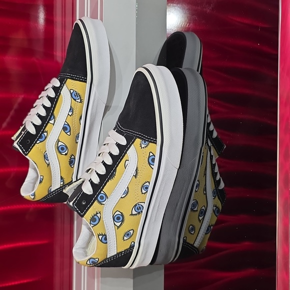 Vans Shoes - Vans Old Skool “Looking Glass” Black/White Size 4 Men / 5.5 Women Rare Artwok